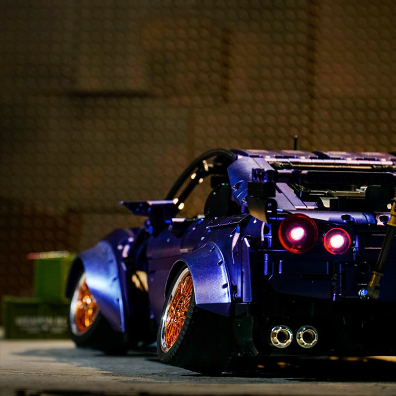 Nissan GTR Limited Edition Wide-Body Low-Slung Supercar(2389 Pcs)